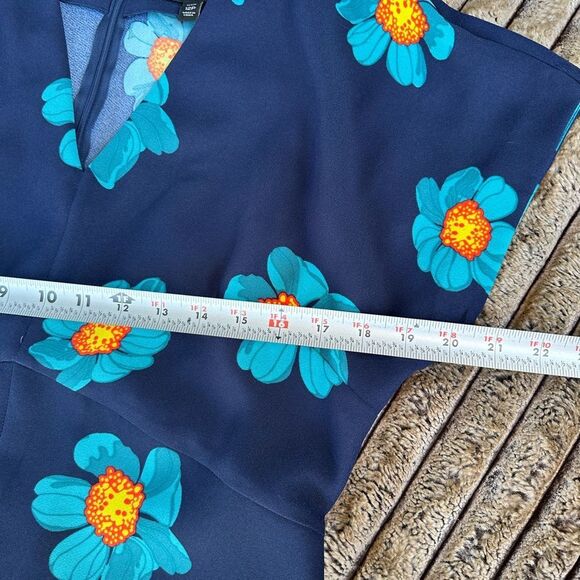 🎉5 for $45🎉 Banana Republic Dress Floral Print Size 12P - Picture 9 of 11